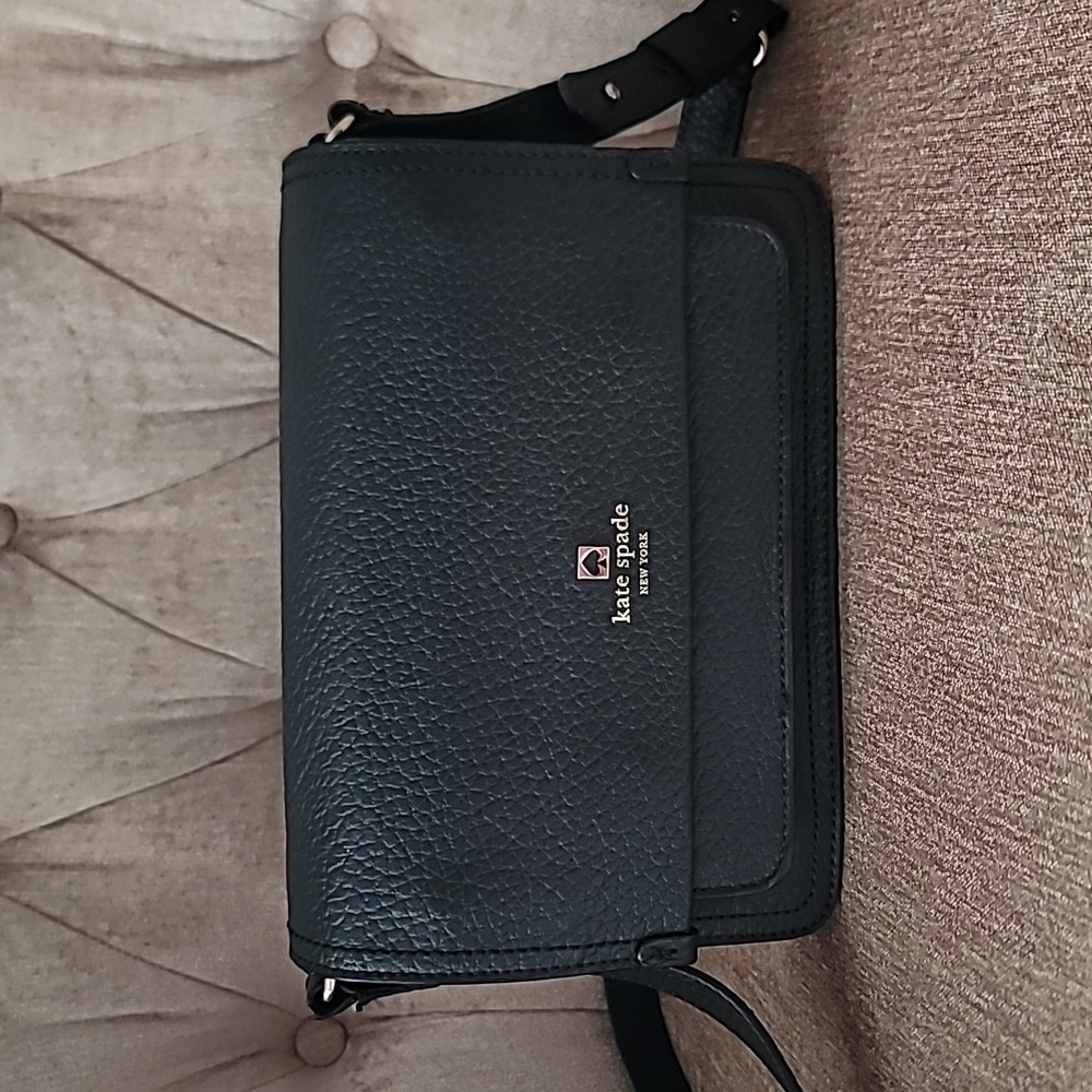 (354) KATE SPADE Southport Avenue Taryn Crossbody